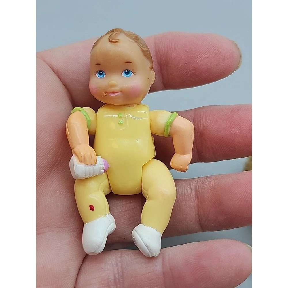 Fisher Price Loving Family Figures 2 Babies Toddler 2 Girls  5 Piece Lot Vintage
